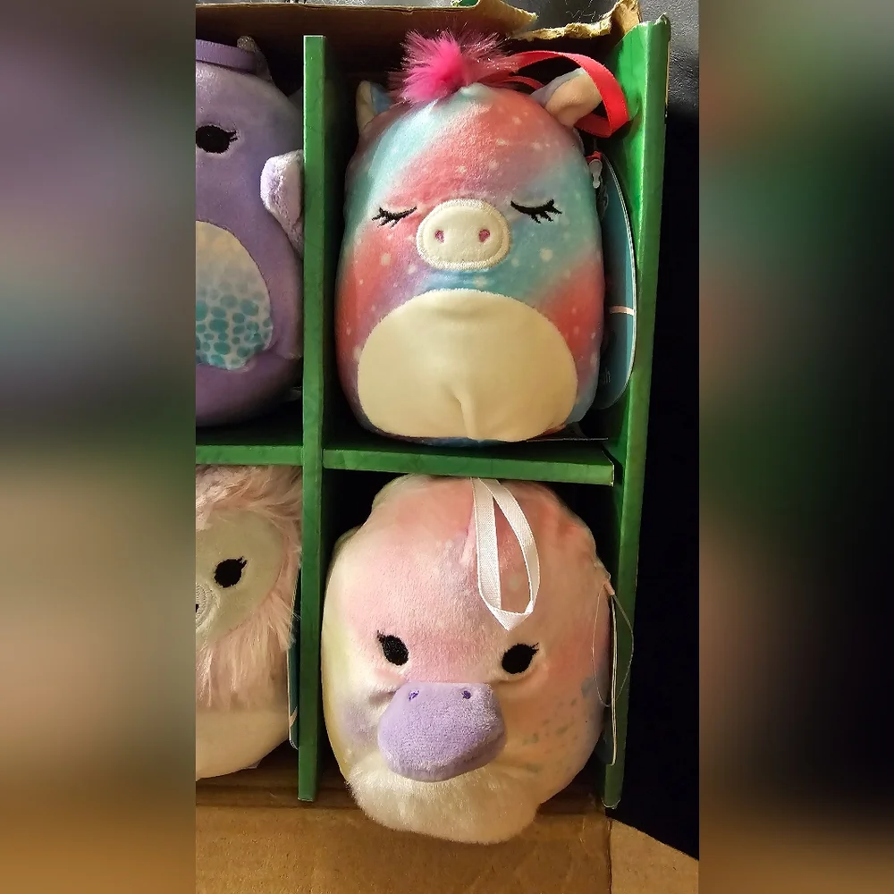 Original SquishMallows Holiday Tie Dye Set Of 8 New in Box - Picture 6 of 16